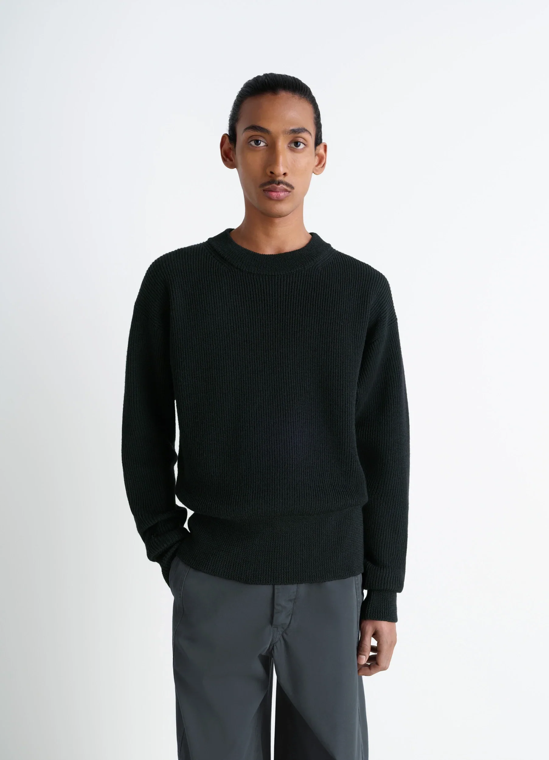 BOXY ROUND NECK SWEATER