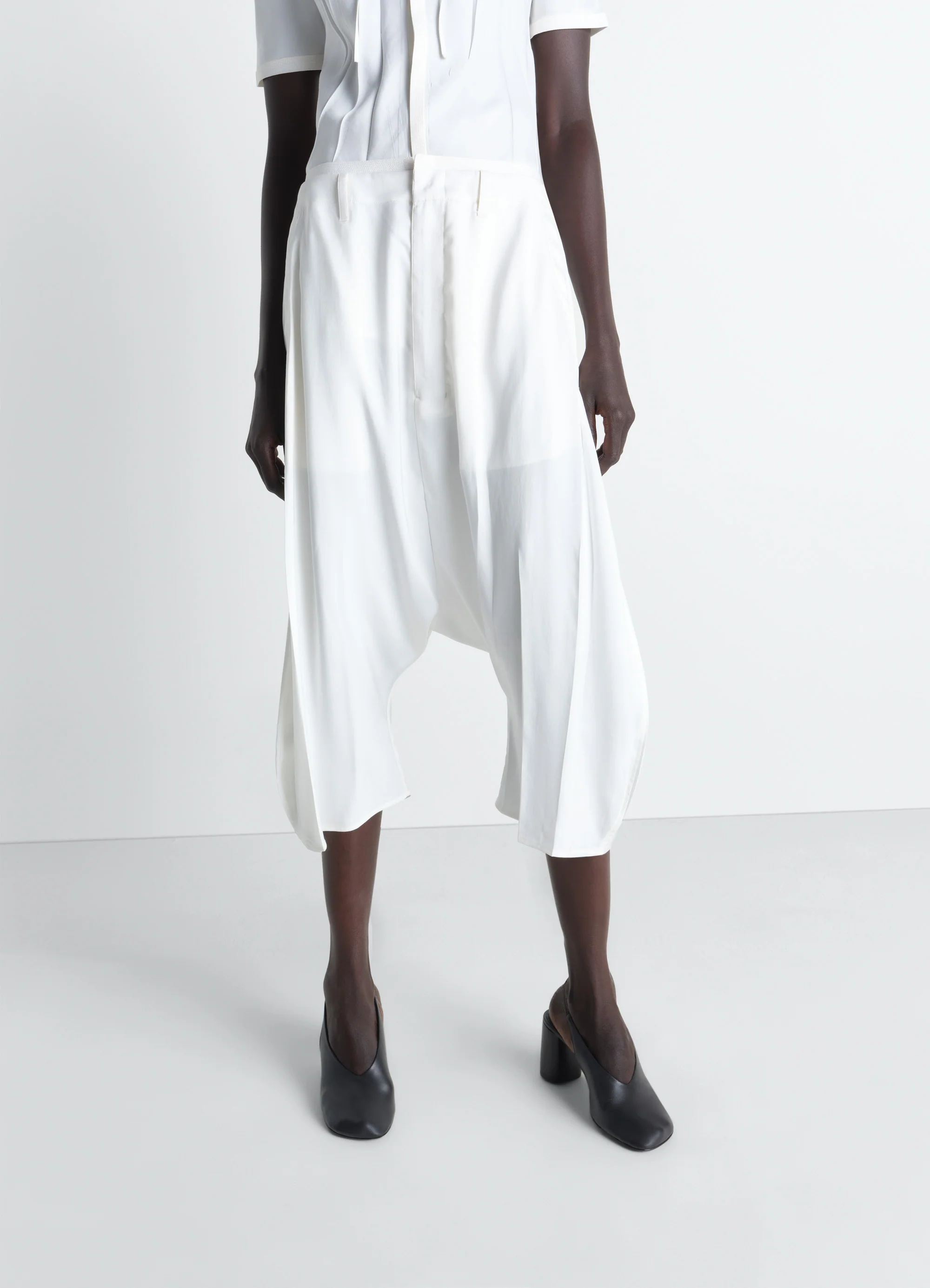 CREASED DROPPED CROTCH BERMUDAS IN POLY VISCOSE TWILL - Image 2