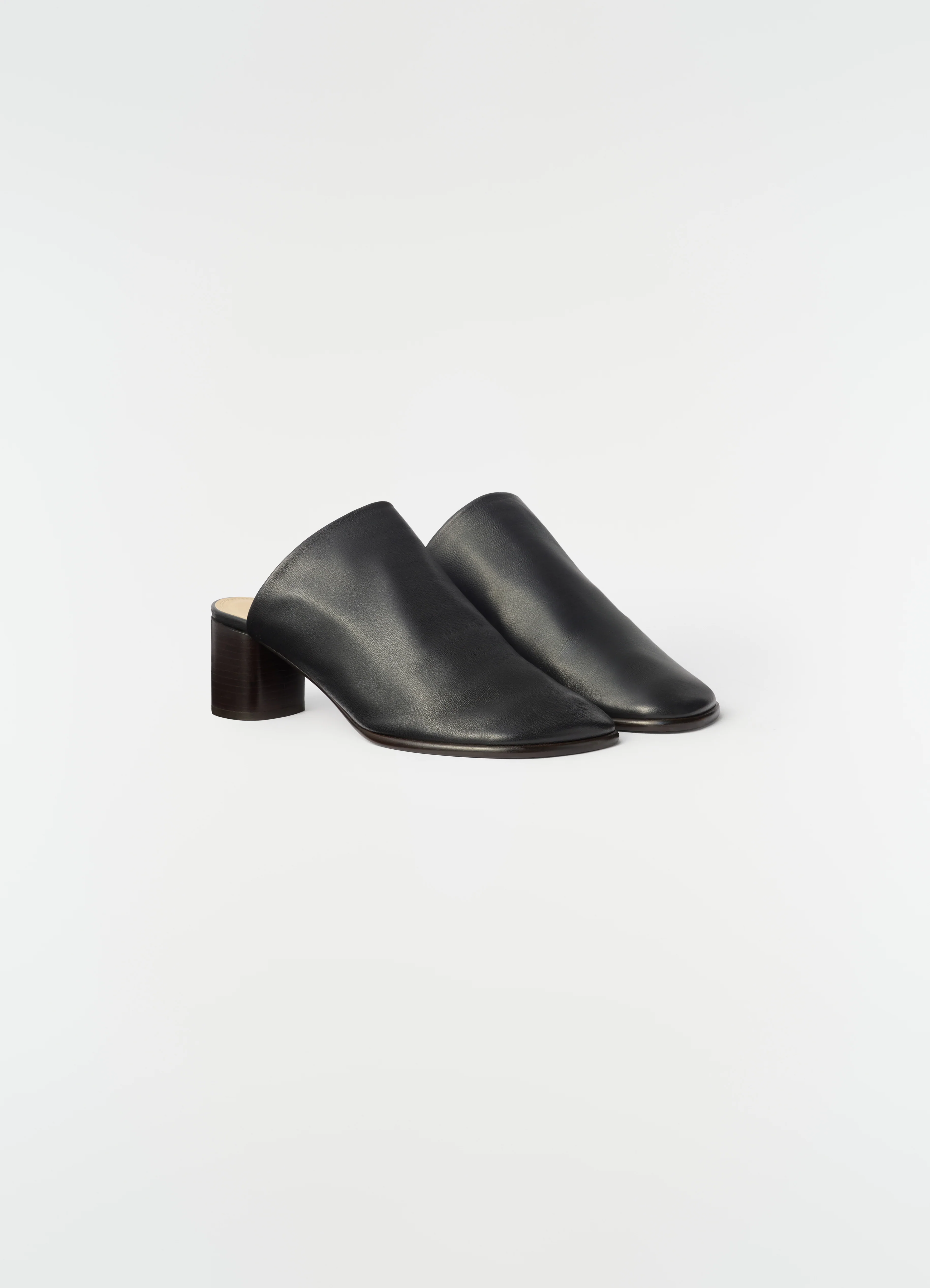 55 MM GLOVE SLINGBACK PUMPS IN SUPPLE LAMBSKIN - Image 4