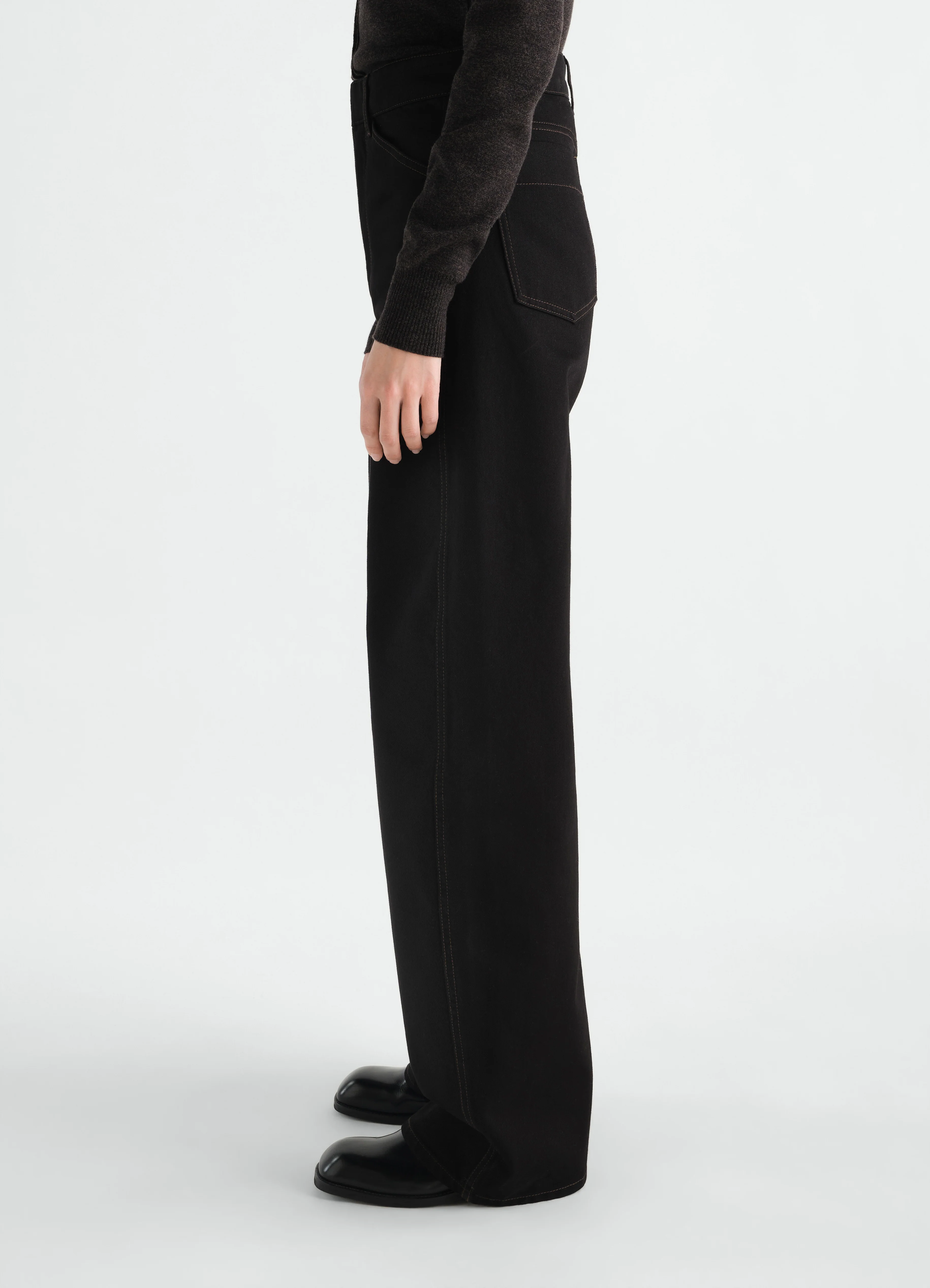 HIGH WAISTED CURVED PANTS IN DENIM - Image 4
