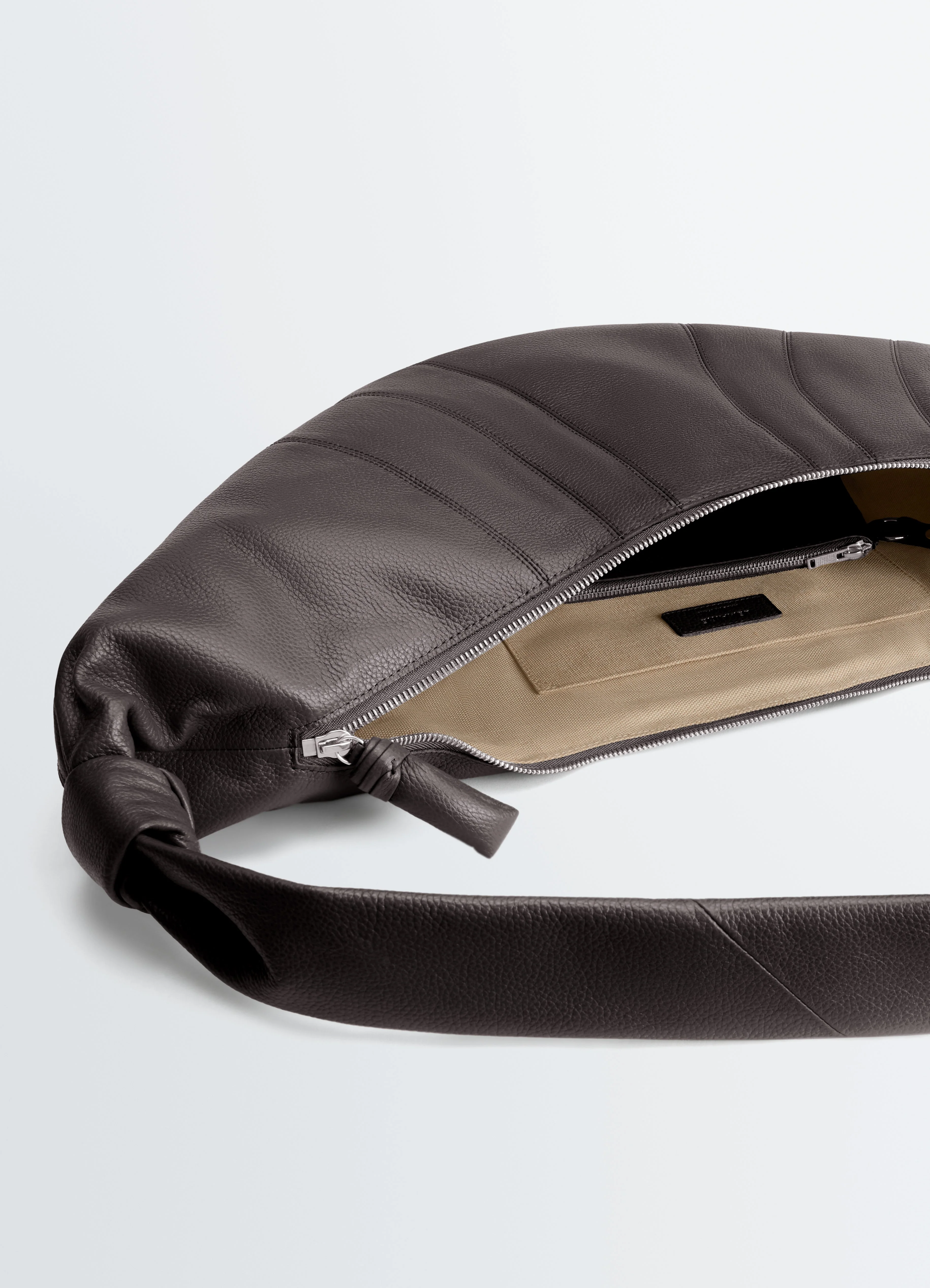 LARGE CROISSANT BAG IN LEATHER - Image 4