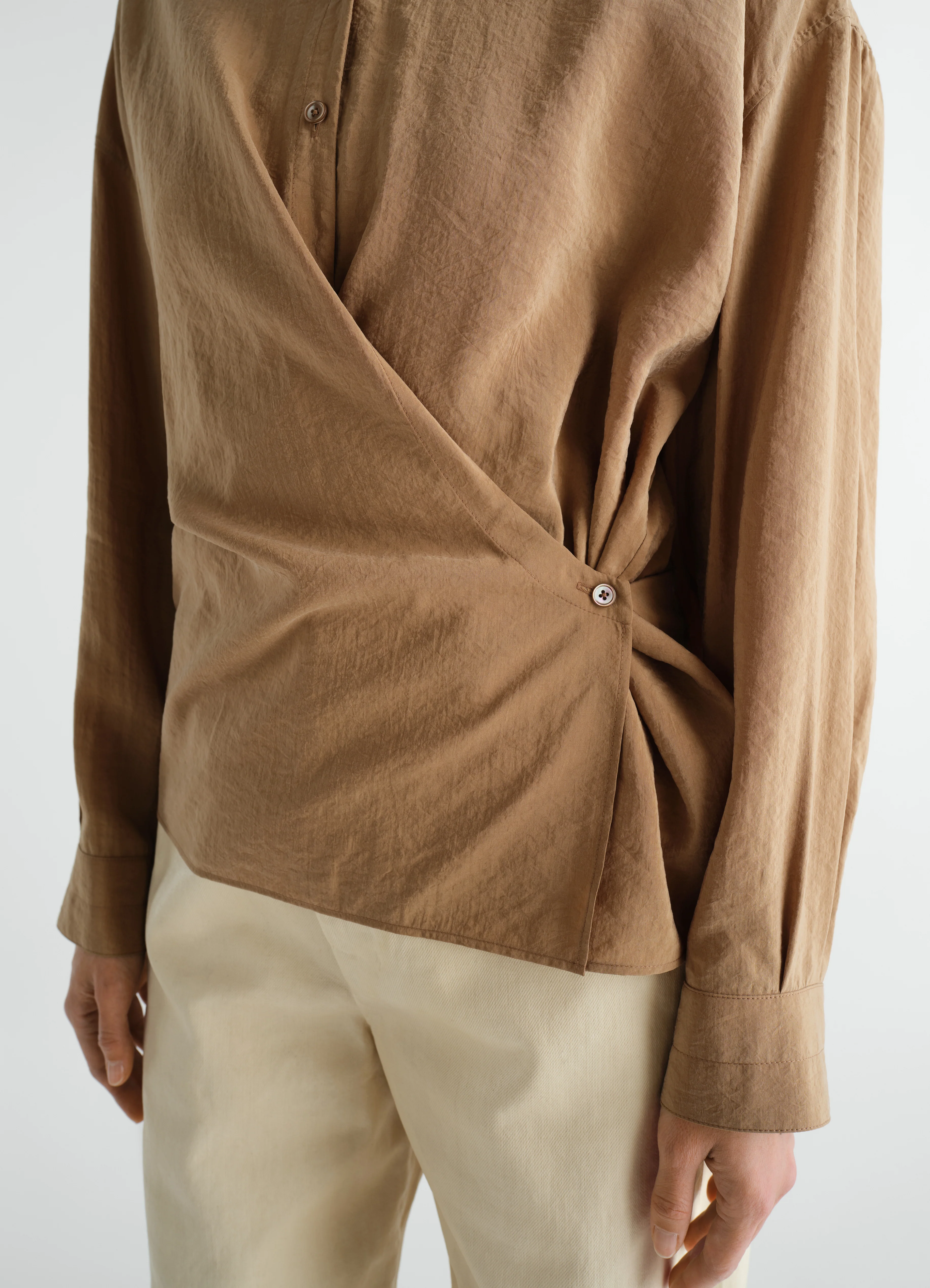 STRAIGHT COLLAR TWISTED SHIRT IN DRY SILK - Image 4